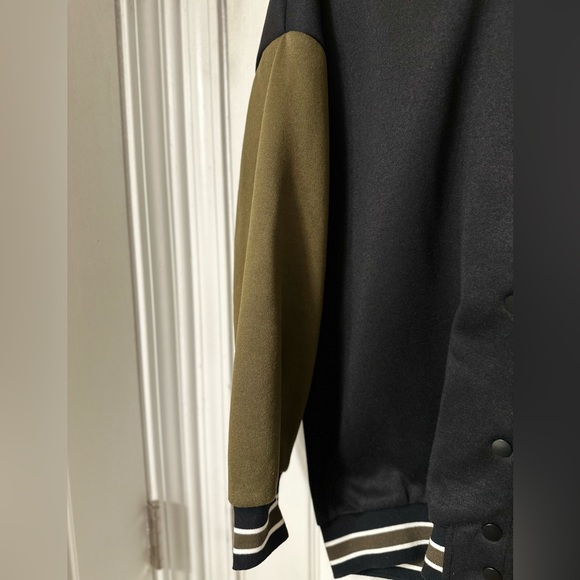Color block Letter Patched Drop Shoulder Varsity Jacket - Never Worn - Size M - Picture 7 of 13
